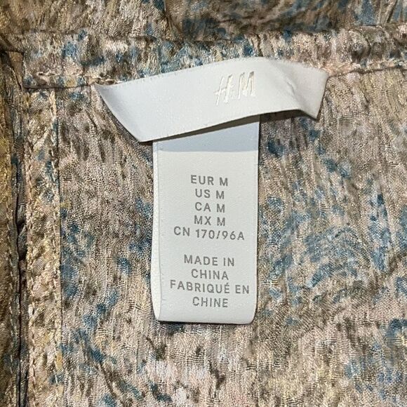 High-Neck blouse  - Picture 4 of 5